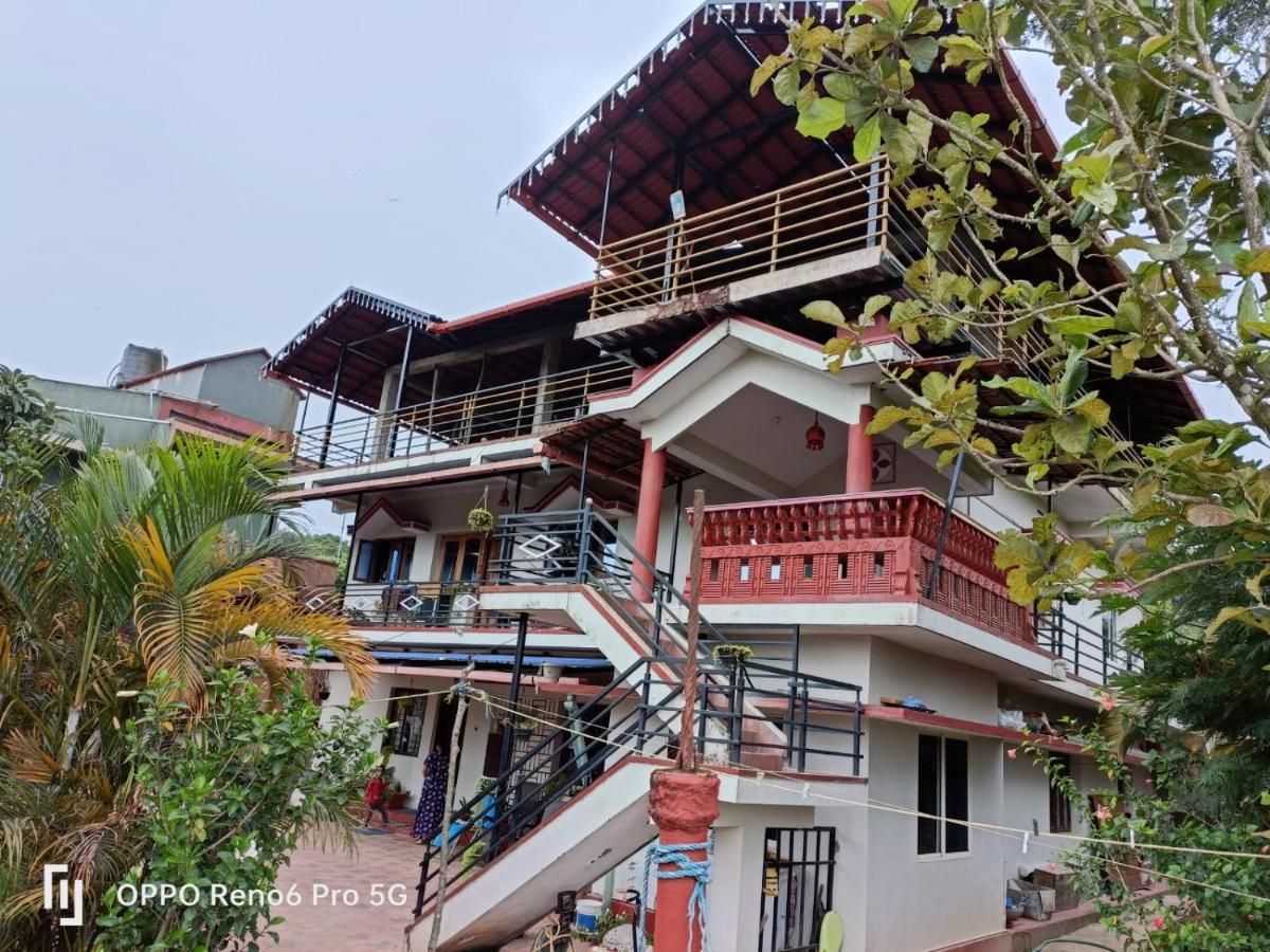Coorg Girinivas Homestay 102 มาดิเครี ภายนอก รูปภาพ